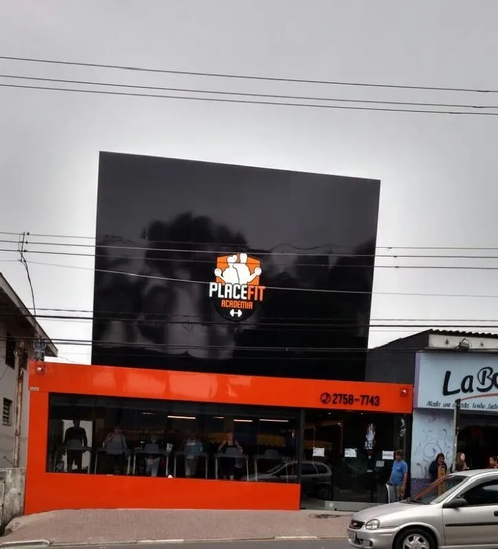 Fachadas Comerciais em ACM e Comunicação Visual